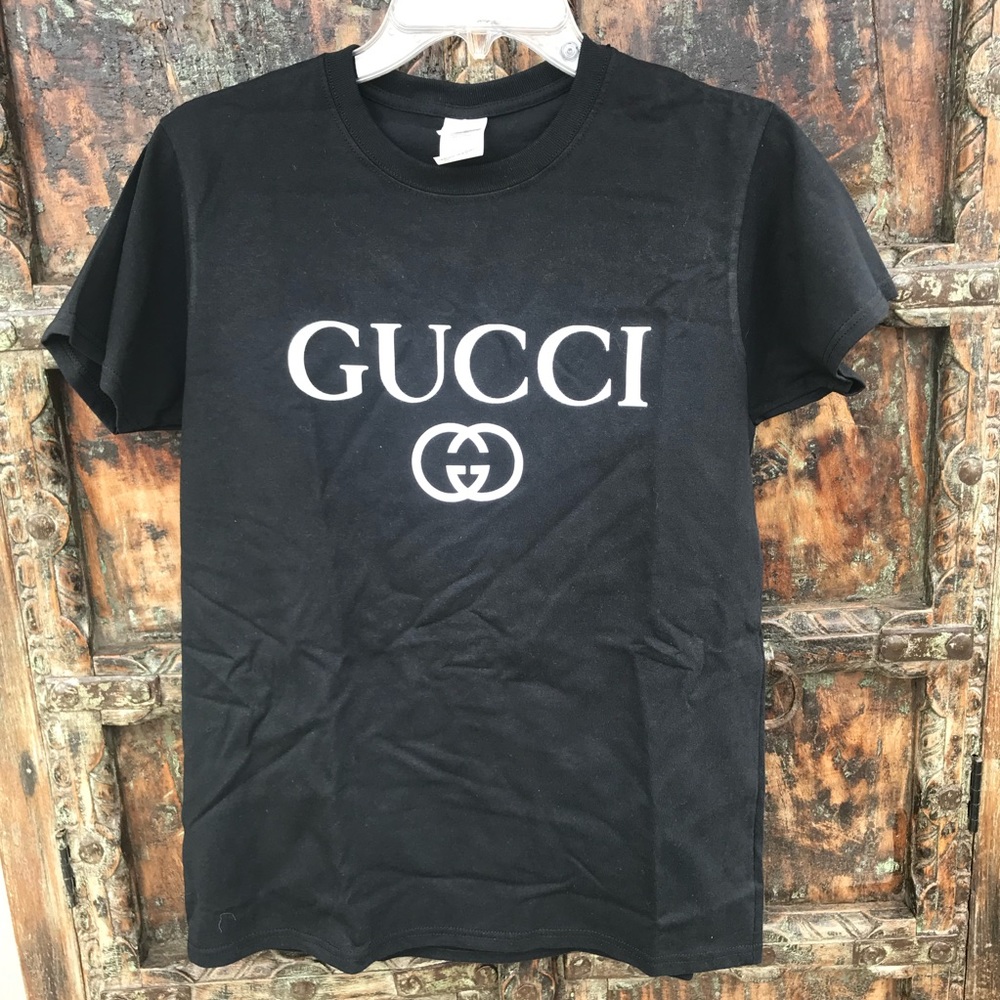 Black white tee graphic logo print